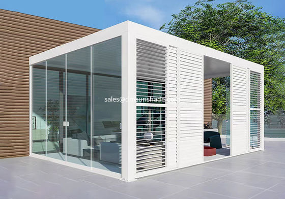 ผ้าม่าน Zip กันลมและประตูกระจกสําหรับ Pergola ไฟฟ้าในกลางแจ้ง